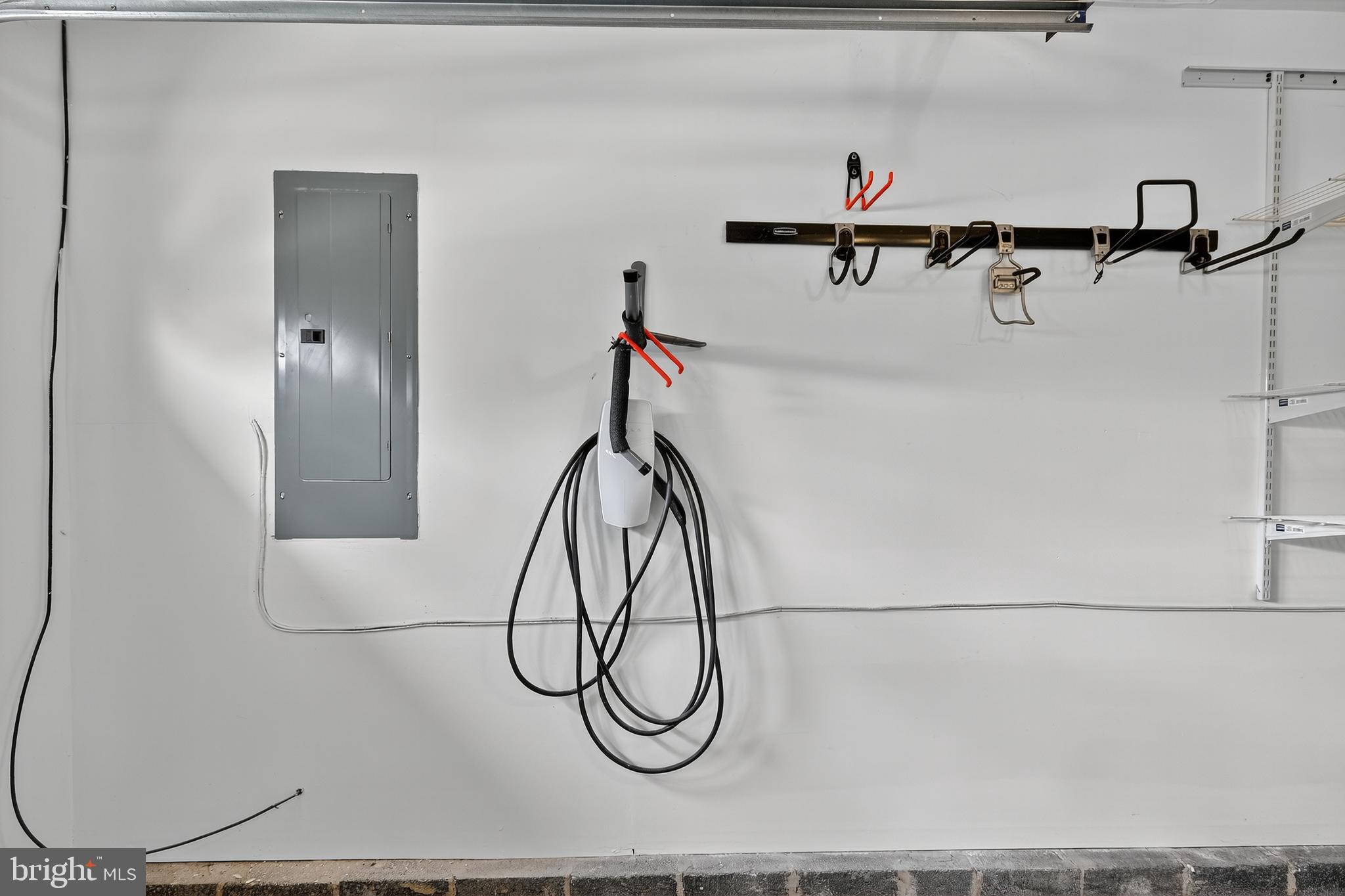 9201 WILLOW POND LANE