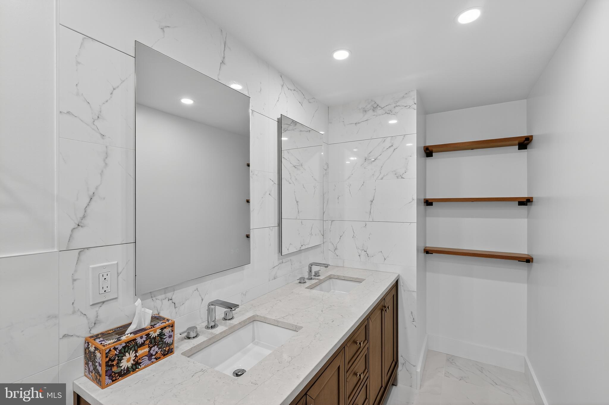 9201 WILLOW POND LANE