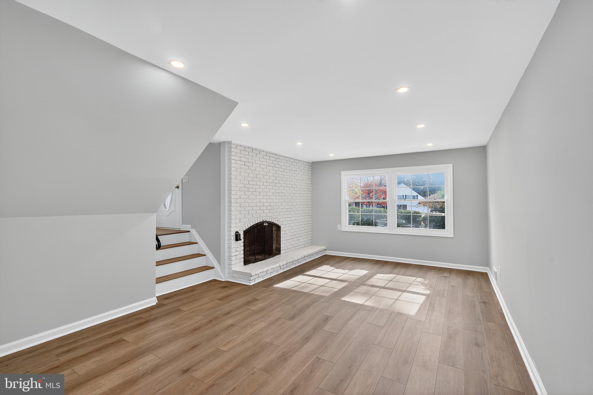 9201 WILLOW POND LANE