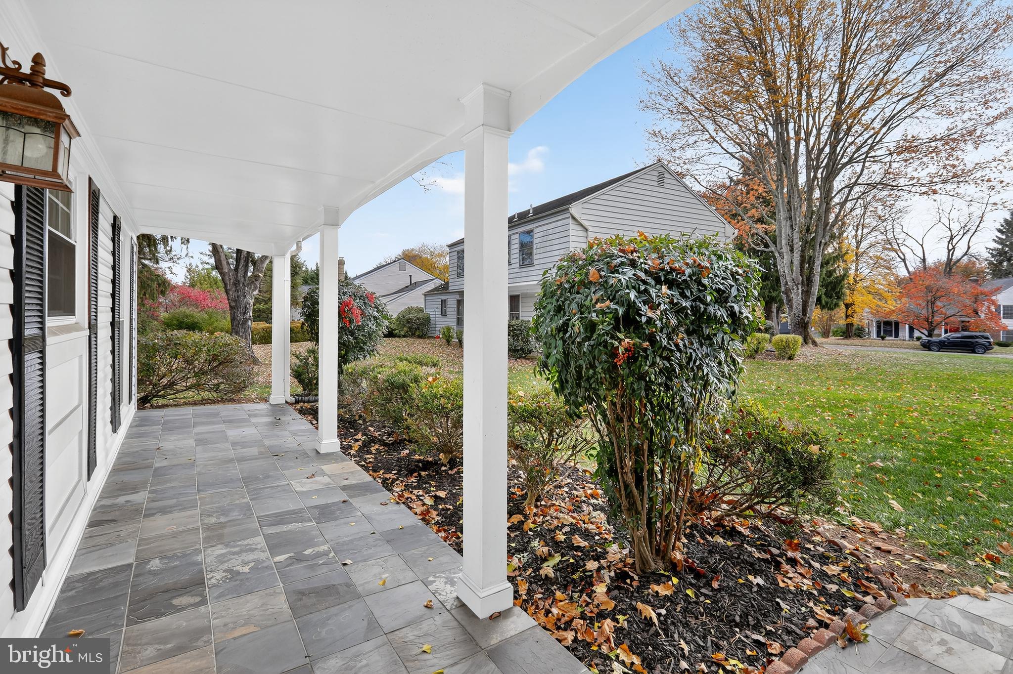 9201 WILLOW POND LANE