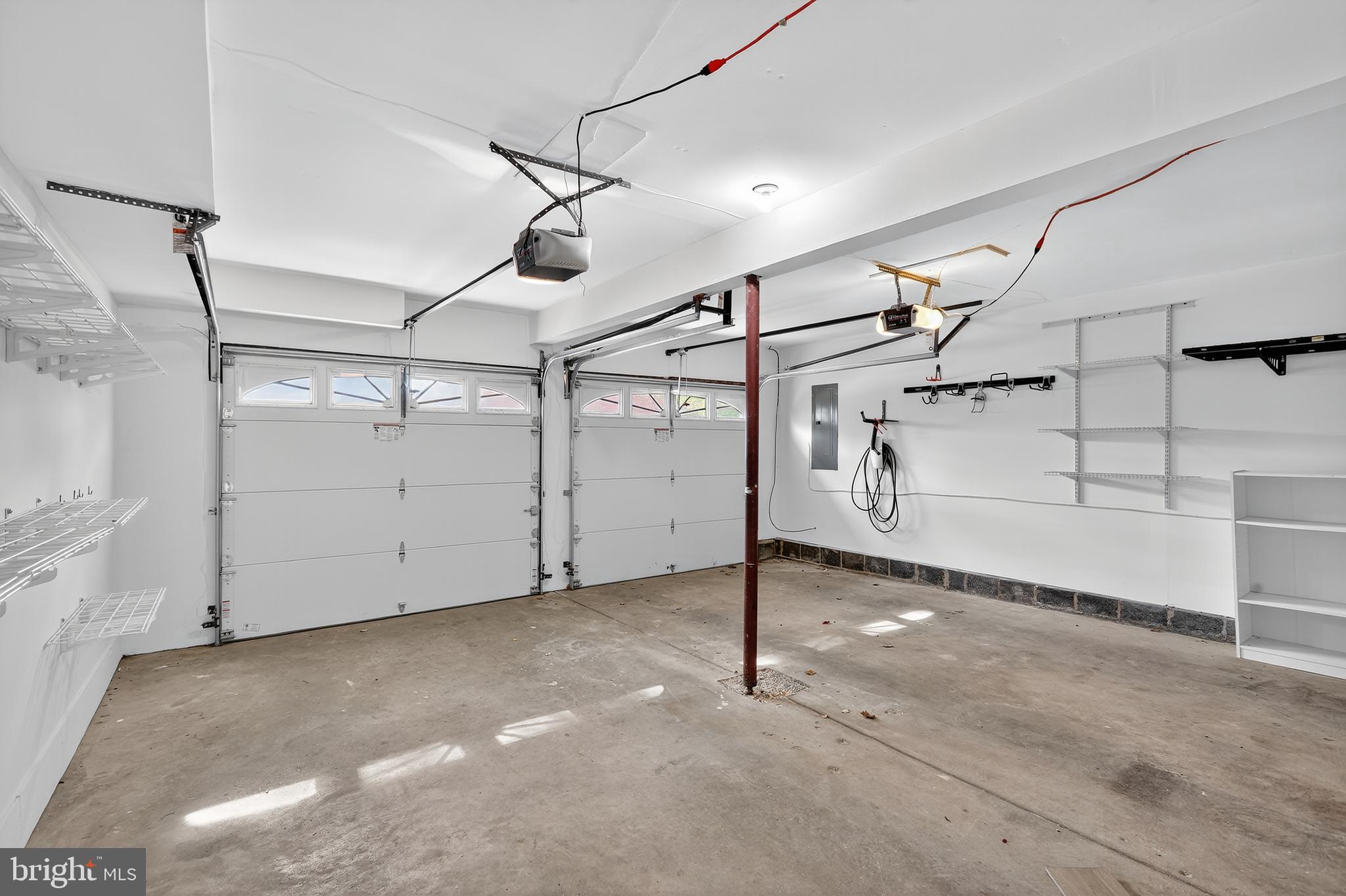 9201 WILLOW POND LANE