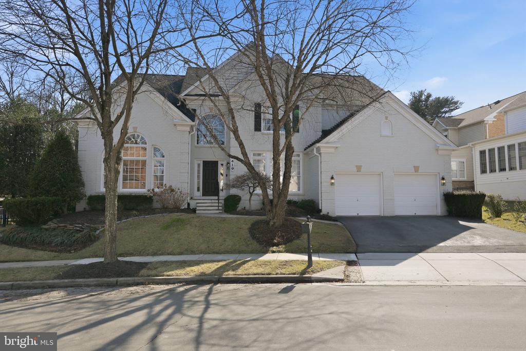 419 NATURE LANE