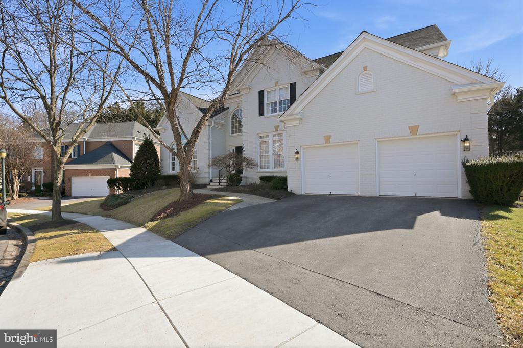 419 NATURE LANE