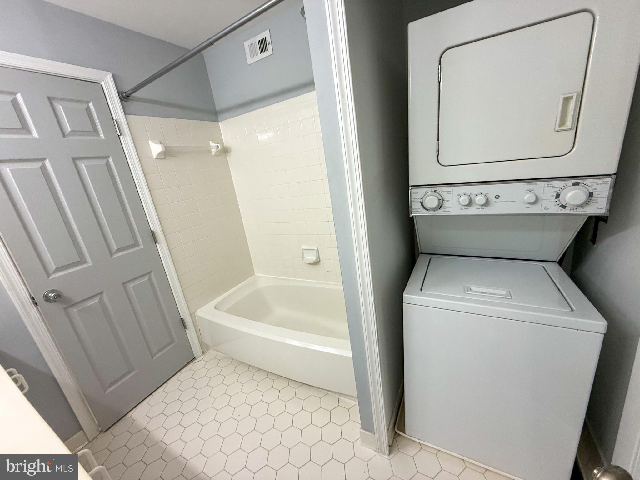 921 HILLSIDE LAKE TERRACE 306