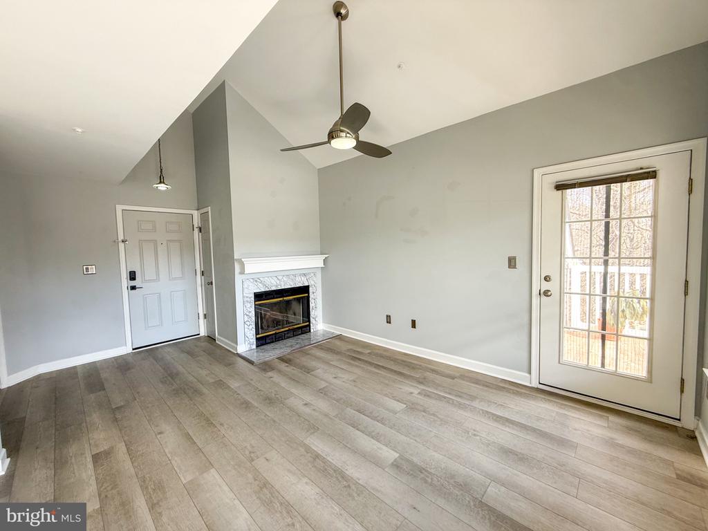 921 HILLSIDE LAKE TERRACE 306