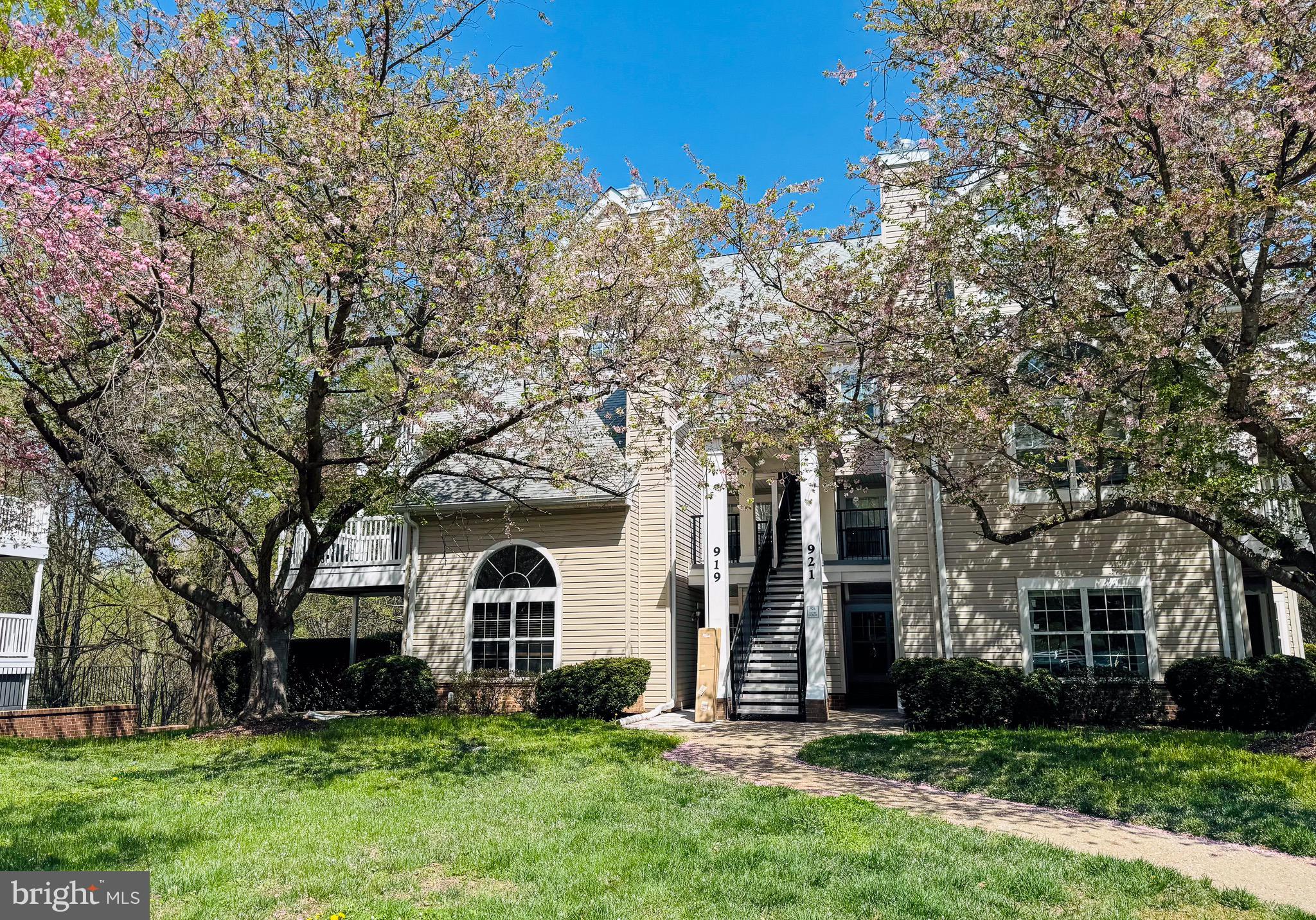 921 HILLSIDE LAKE TERRACE 306