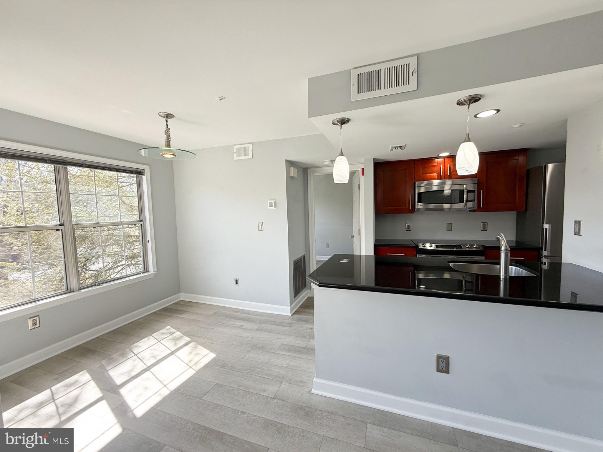 921 HILLSIDE LAKE TERRACE 306