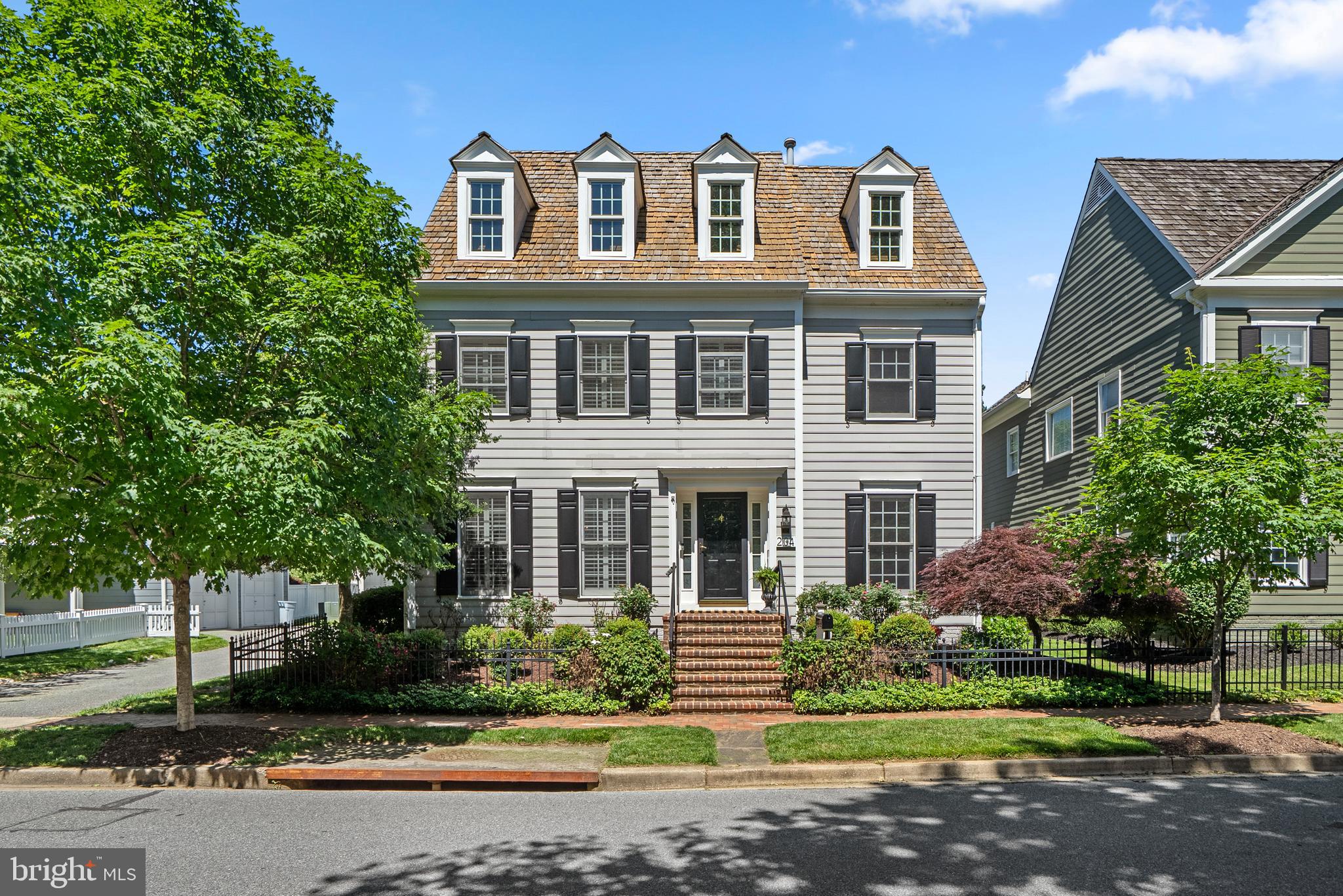 204 MASSBURY STREET