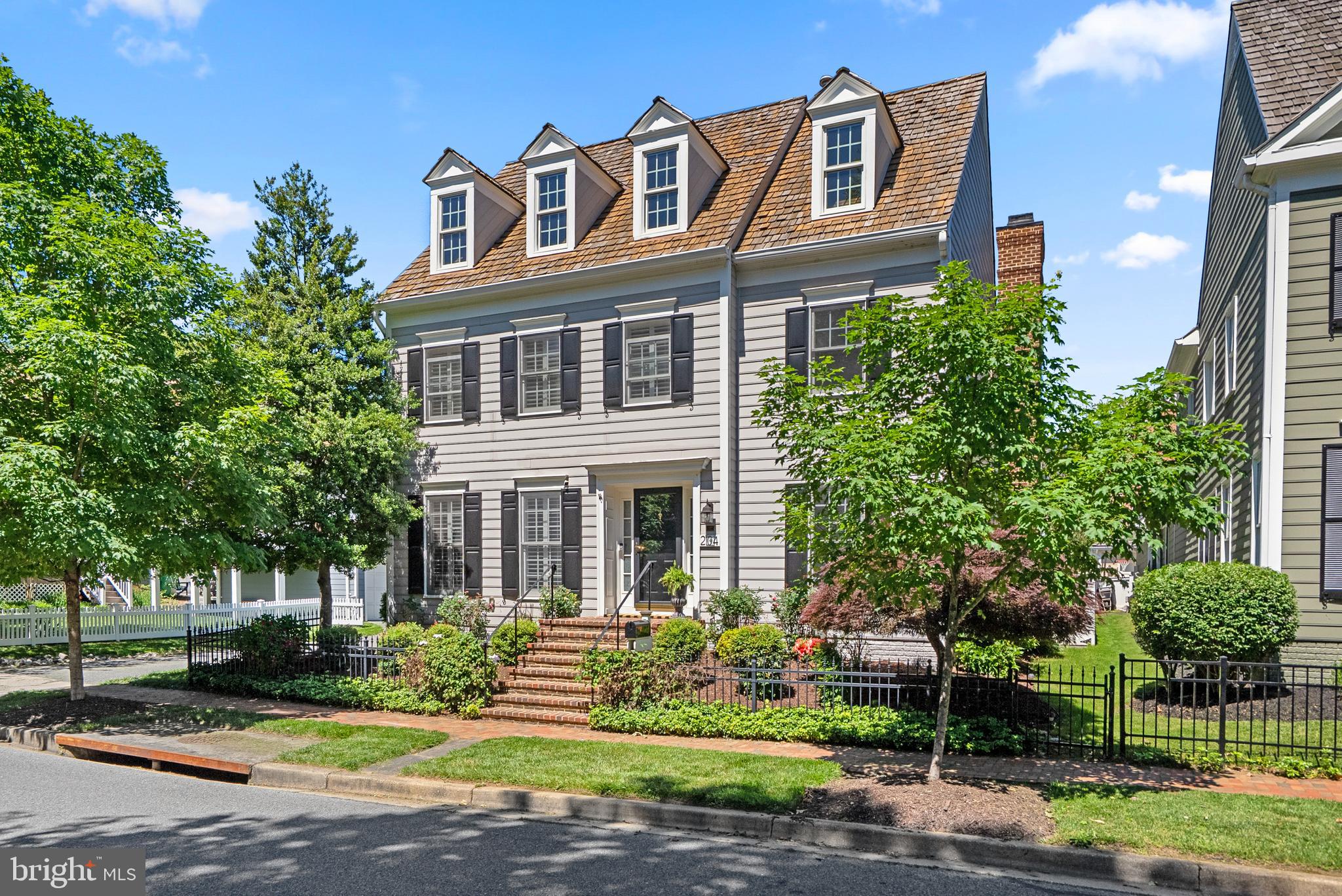 204 MASSBURY STREET