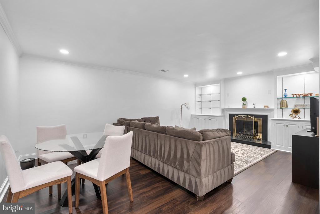 4436 CHALFONT PLACE