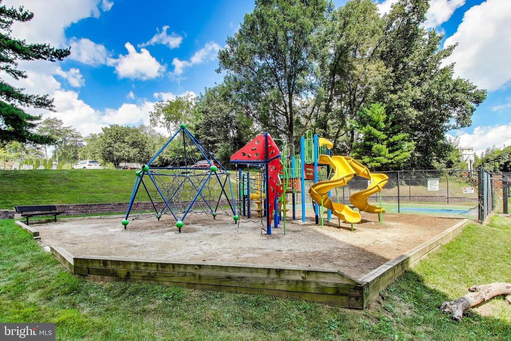 1836 METZEROTT ROAD 1826