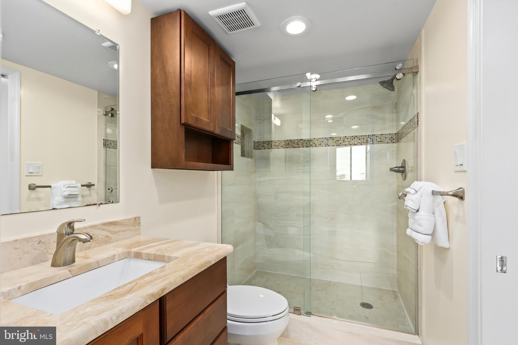1001 N Randolph St #909