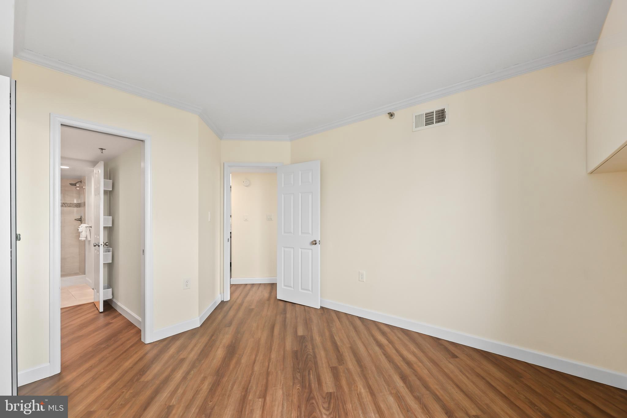 1001 N Randolph St #909