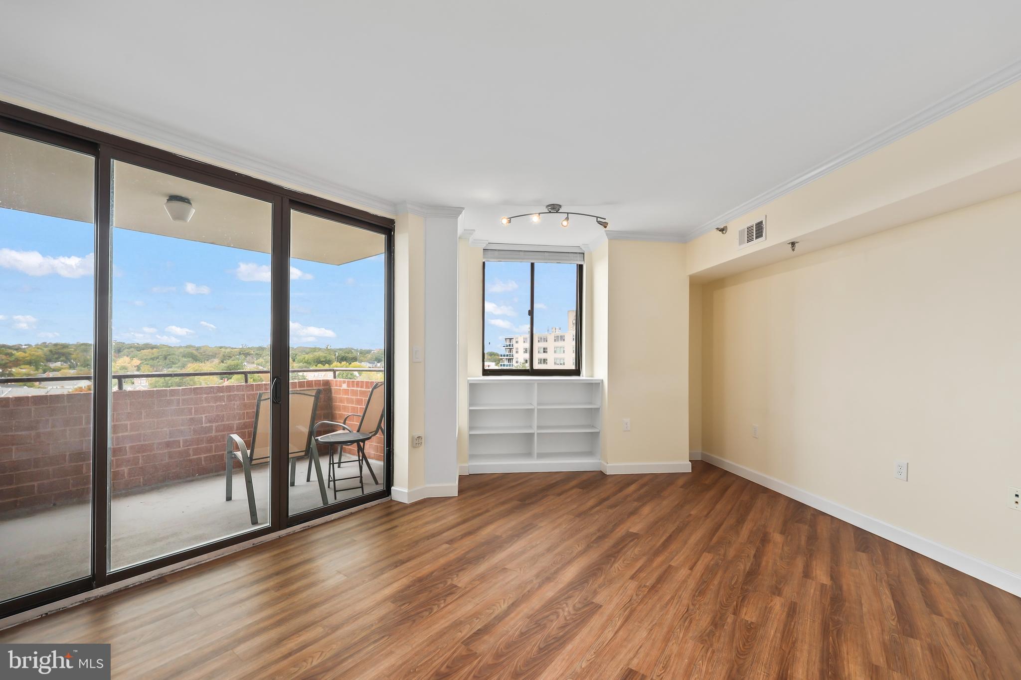 1001 N Randolph St #909