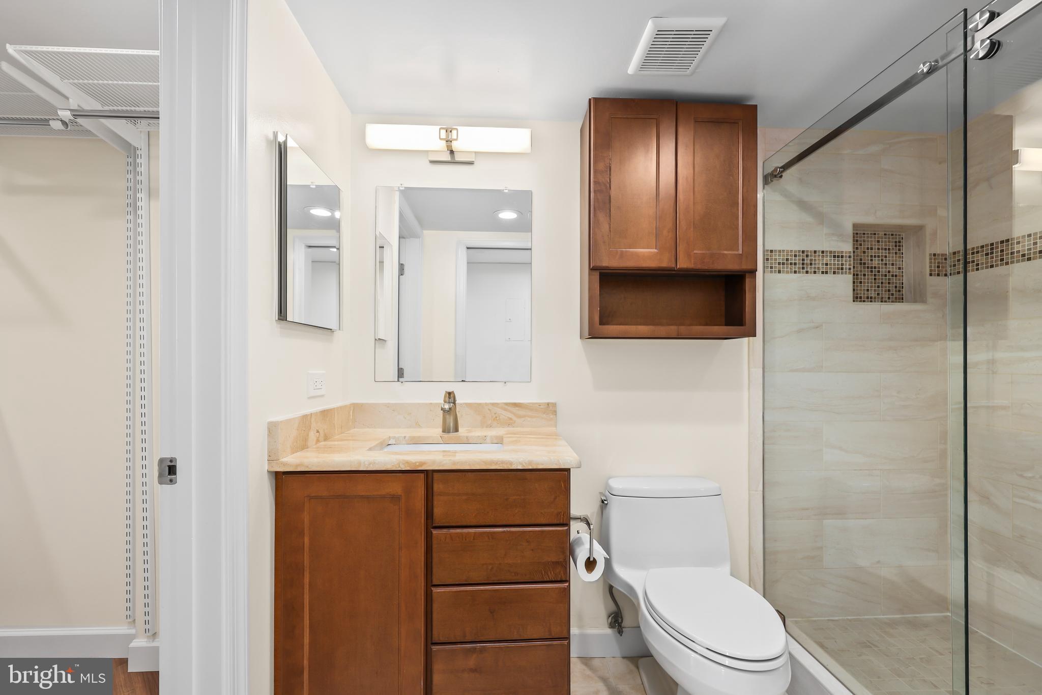 1001 N Randolph St #909