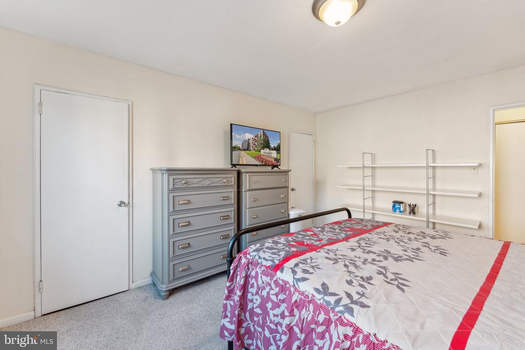 1830 Columbia Pike #103