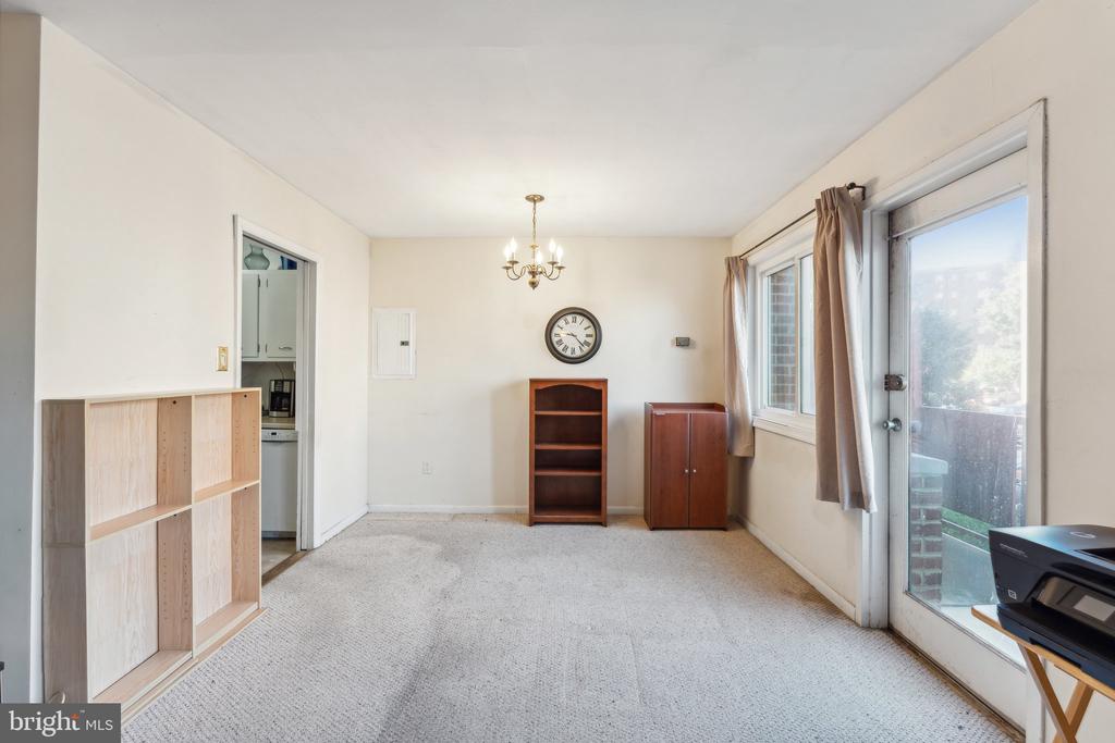 1830 Columbia Pike #103