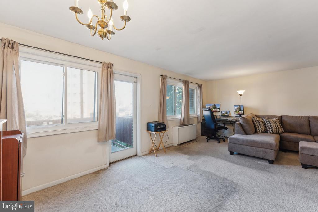 1830 Columbia Pike #103