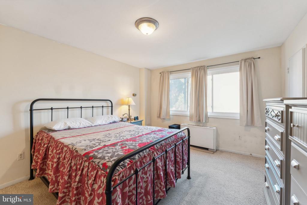 1830 Columbia Pike #103