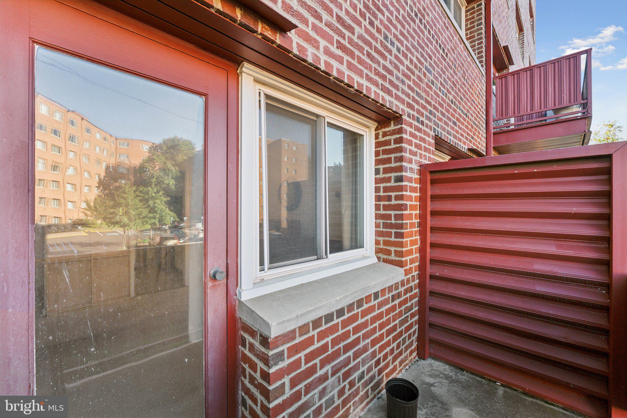 1830 Columbia Pike #103