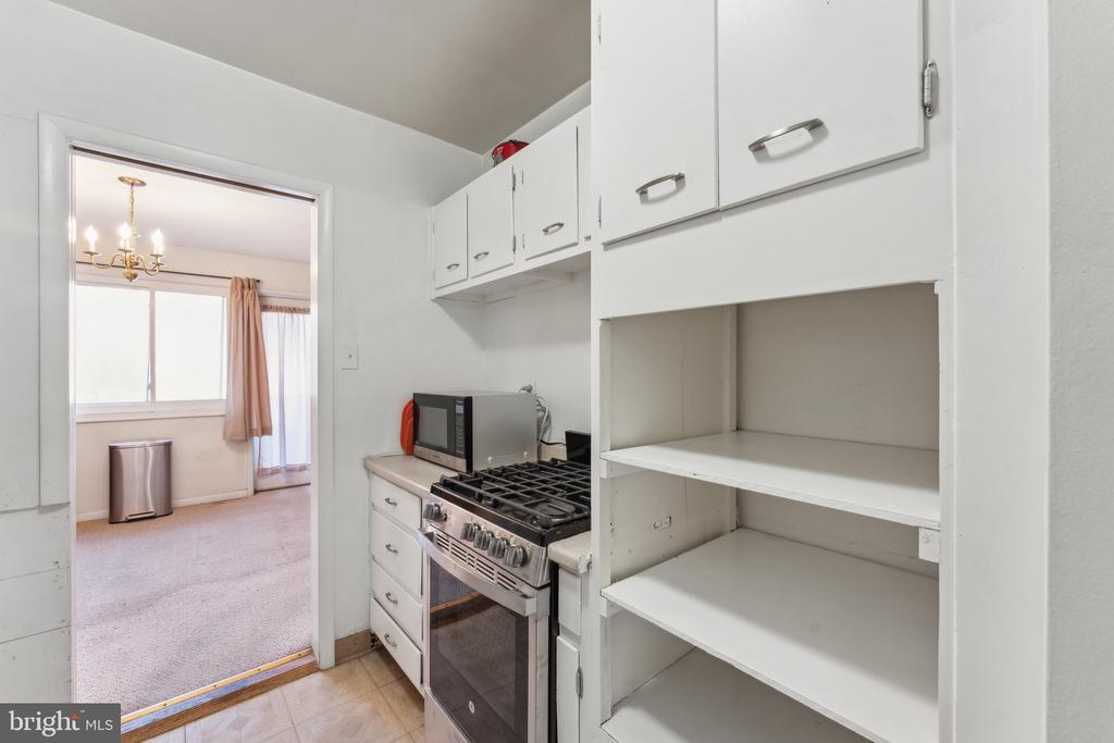 1830 Columbia Pike #103