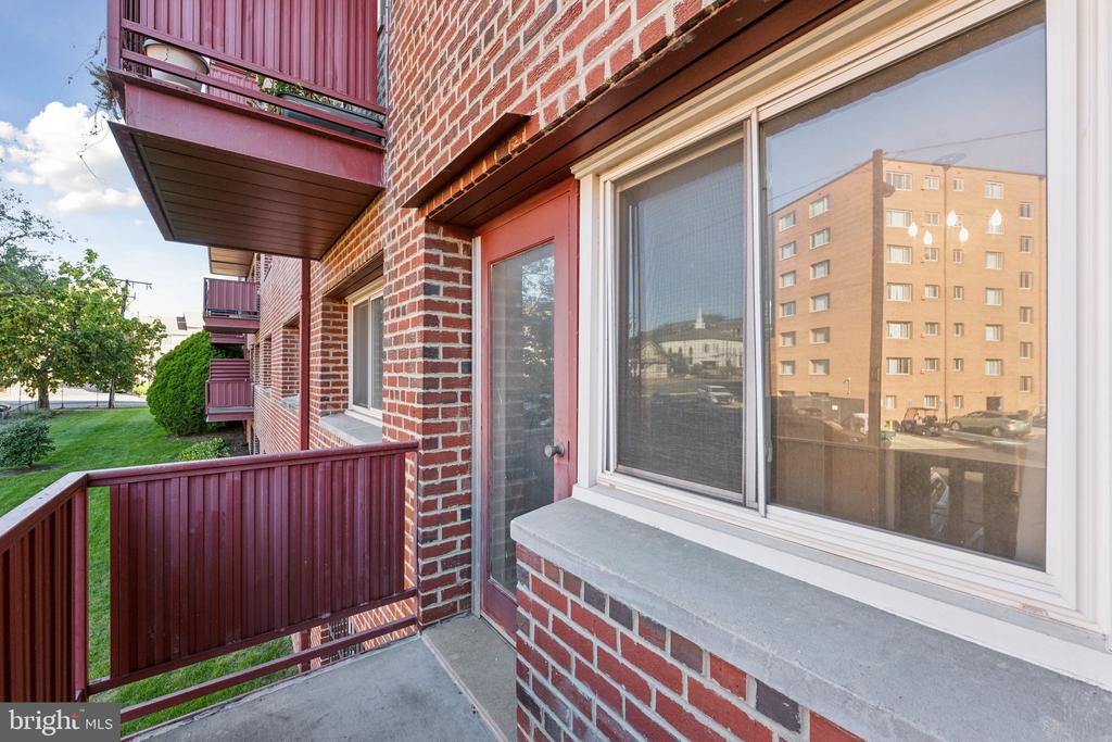 1830 Columbia Pike #103