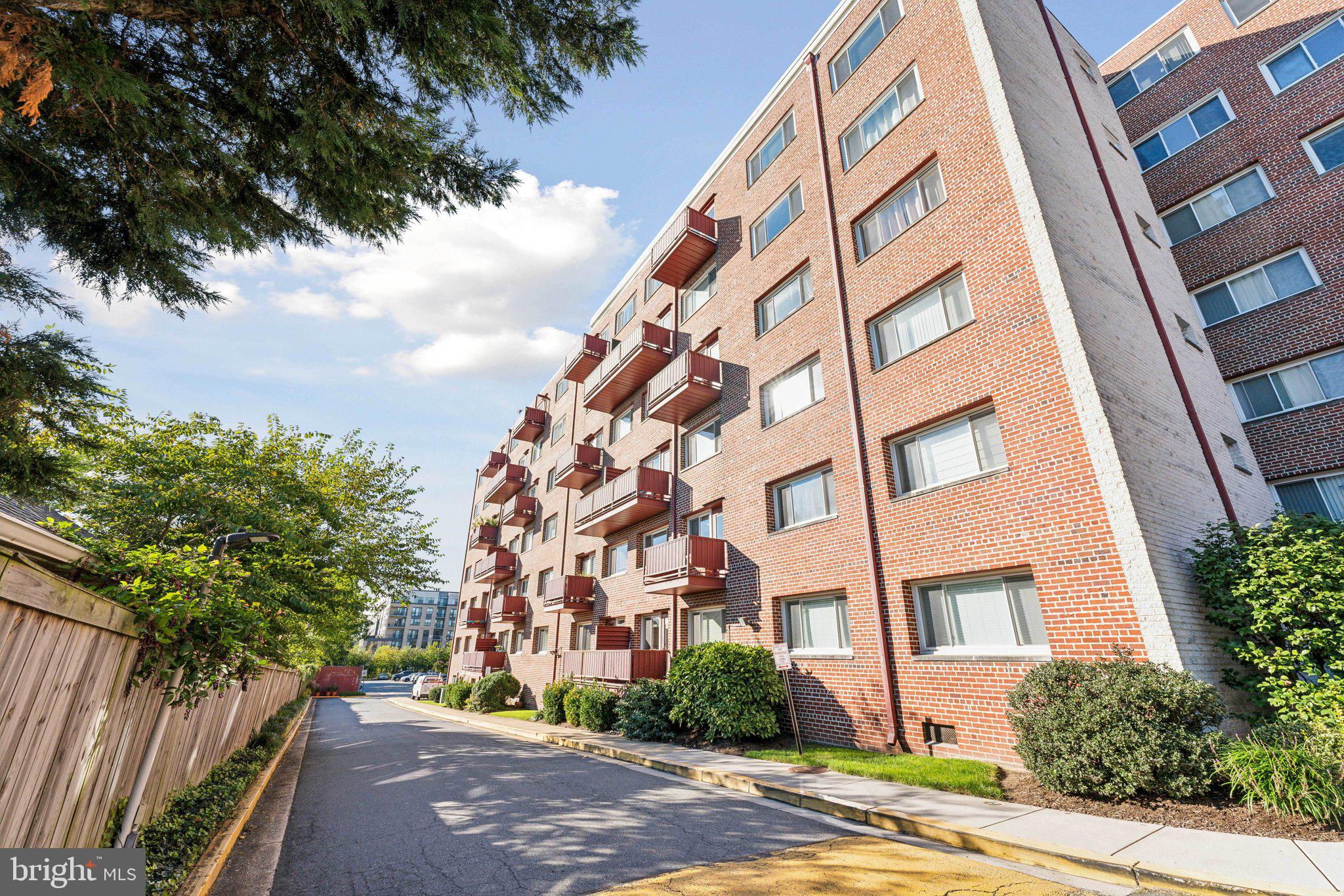 1830 Columbia Pike #103