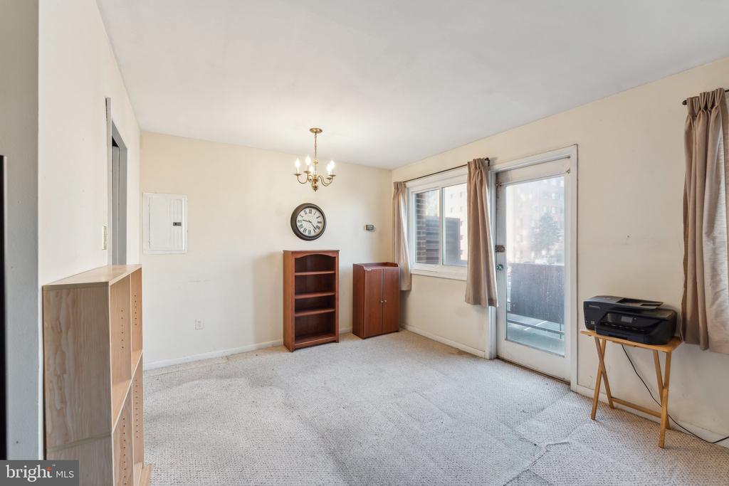 1830 Columbia Pike #103