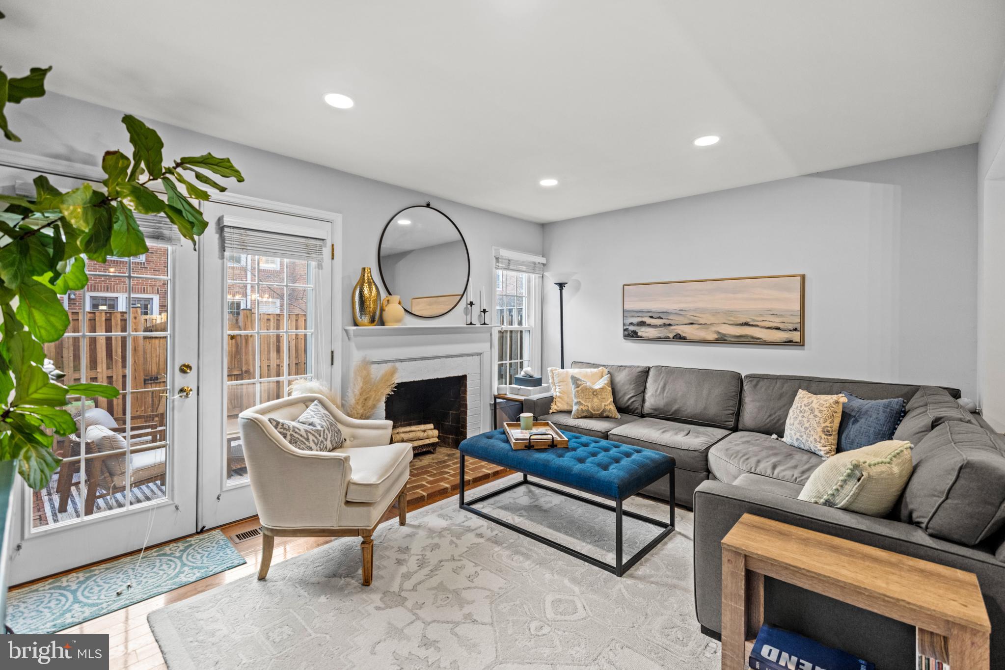 2512 S Arlington Mill Dr #5