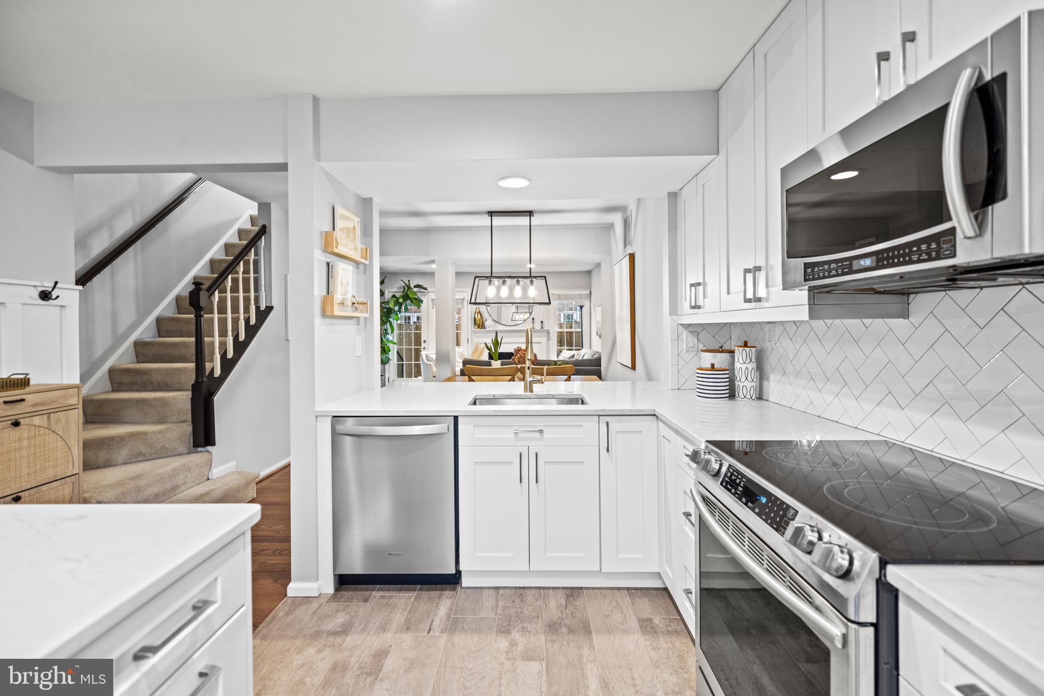 2512 S Arlington Mill Dr #5