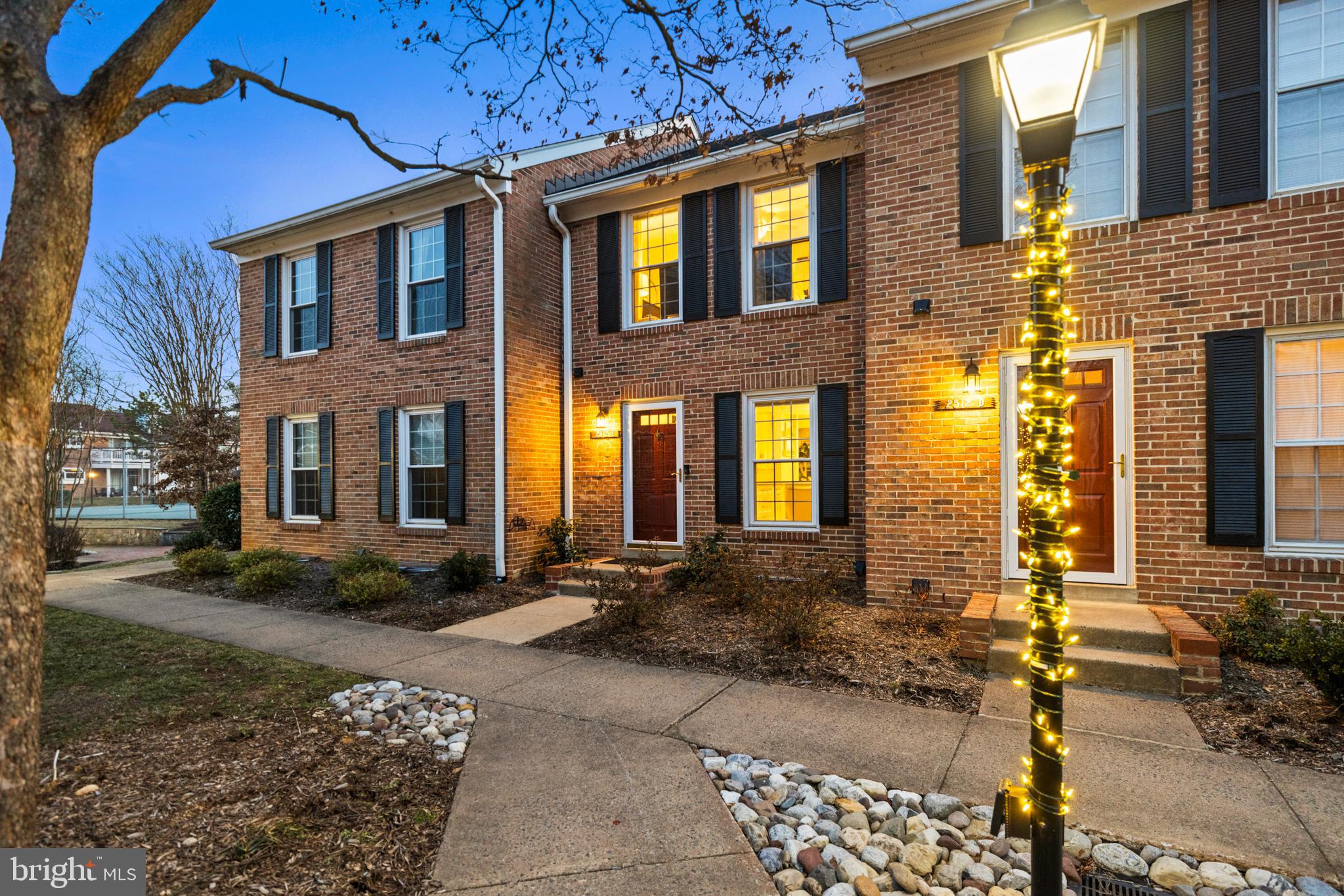 2512 S Arlington Mill Dr #5