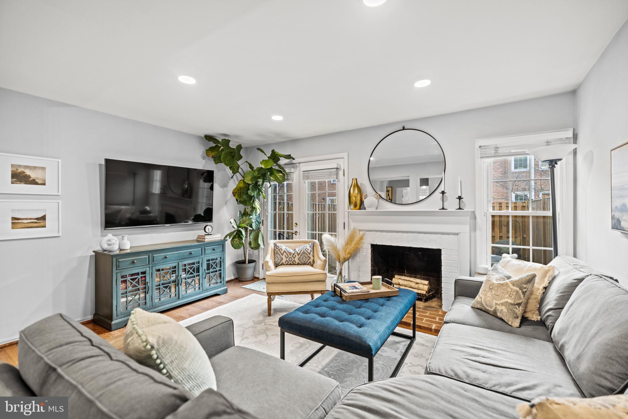 2512 S Arlington Mill Dr #5