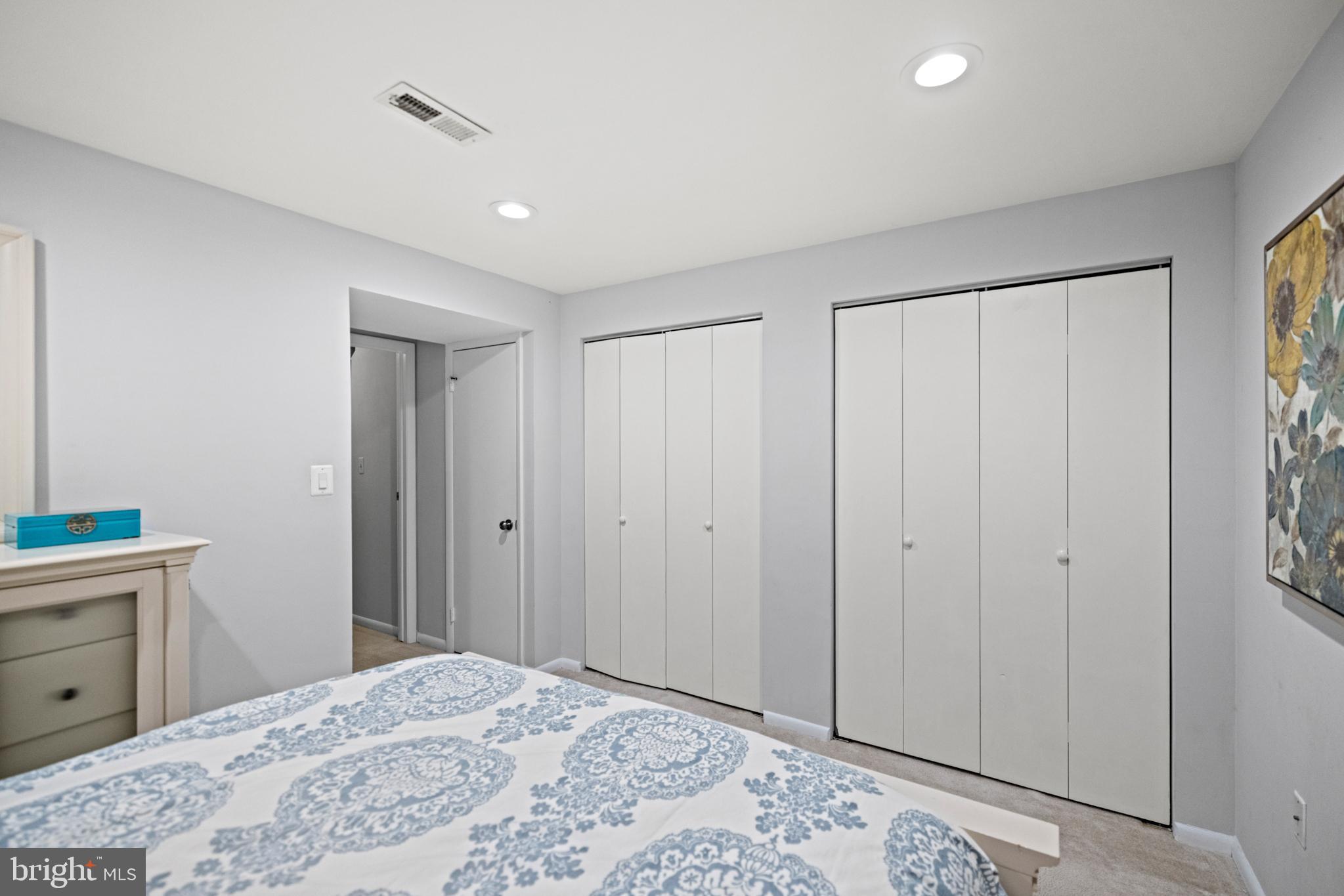 2512 S Arlington Mill Dr #5