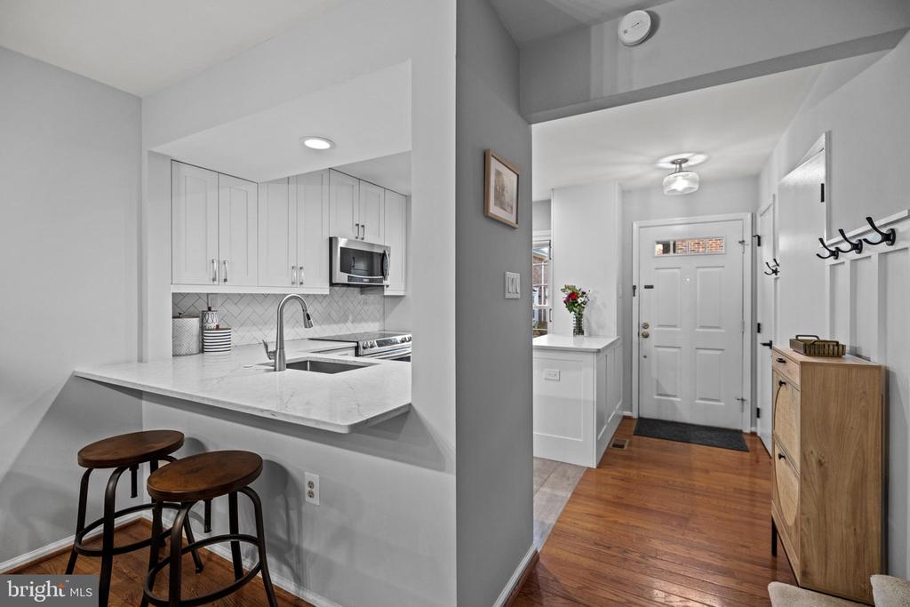 2512 S Arlington Mill Dr #5