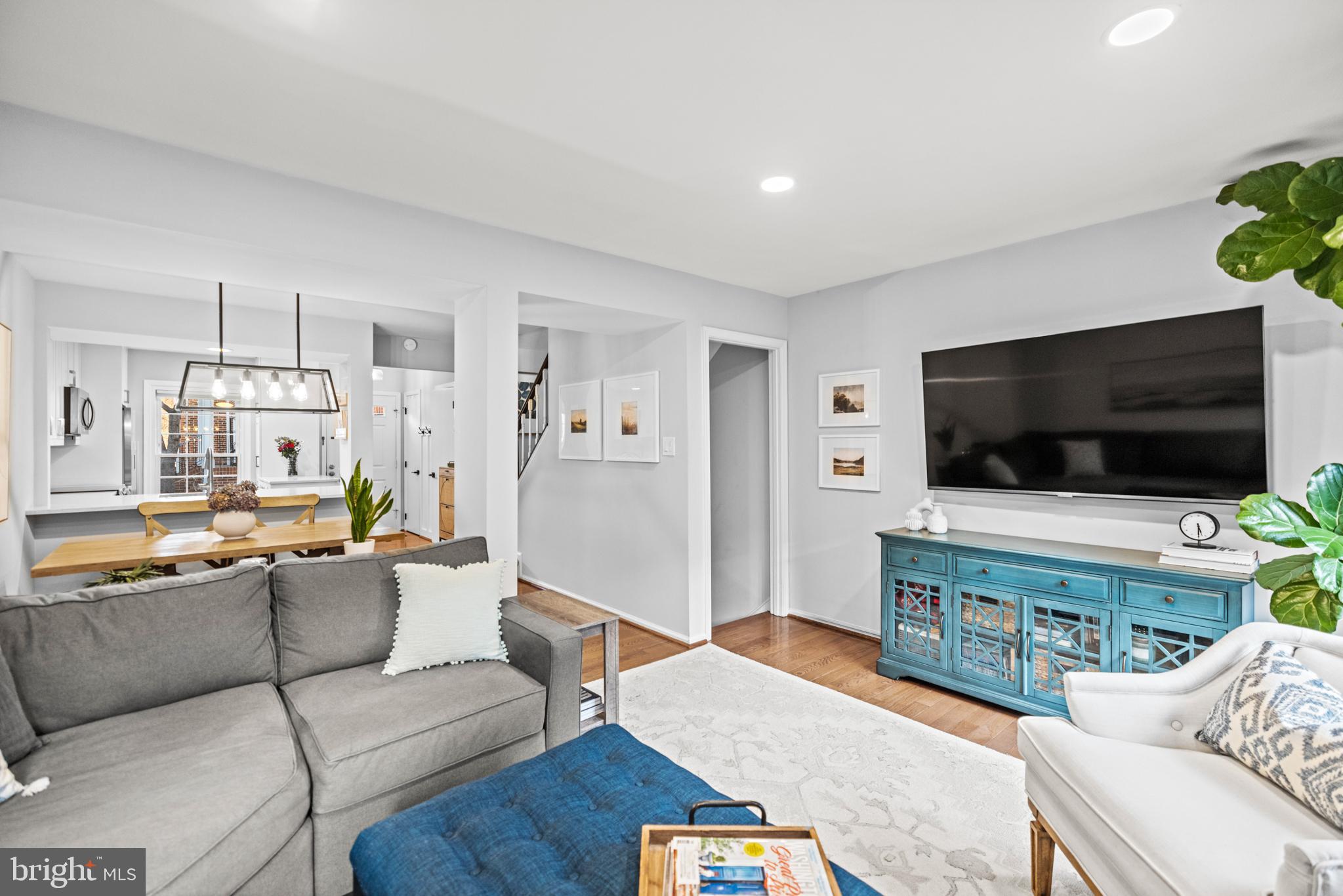 2512 S Arlington Mill Dr #5