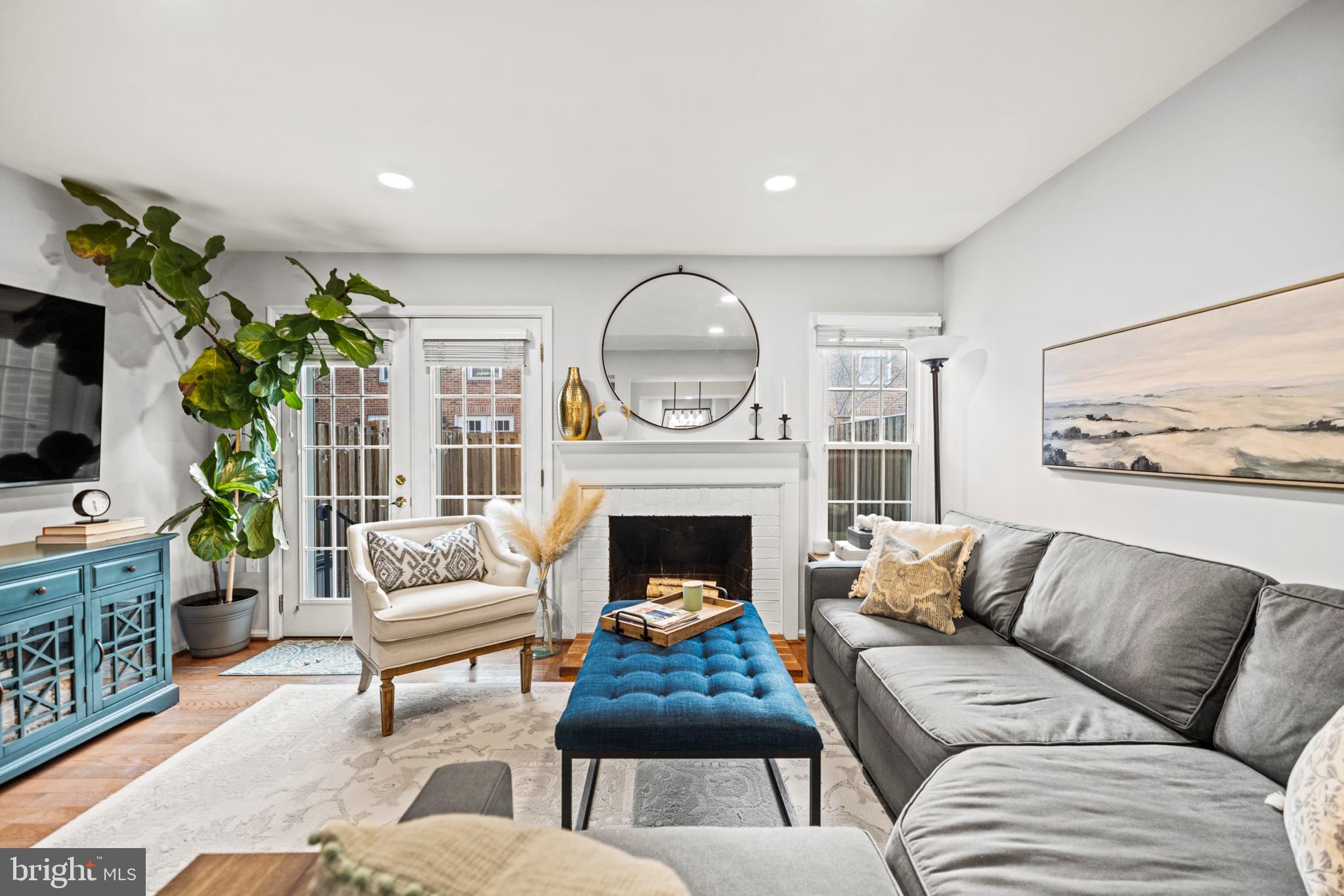 2512 S Arlington Mill Dr #5