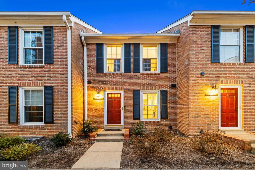 2512 S Arlington Mill Dr #5