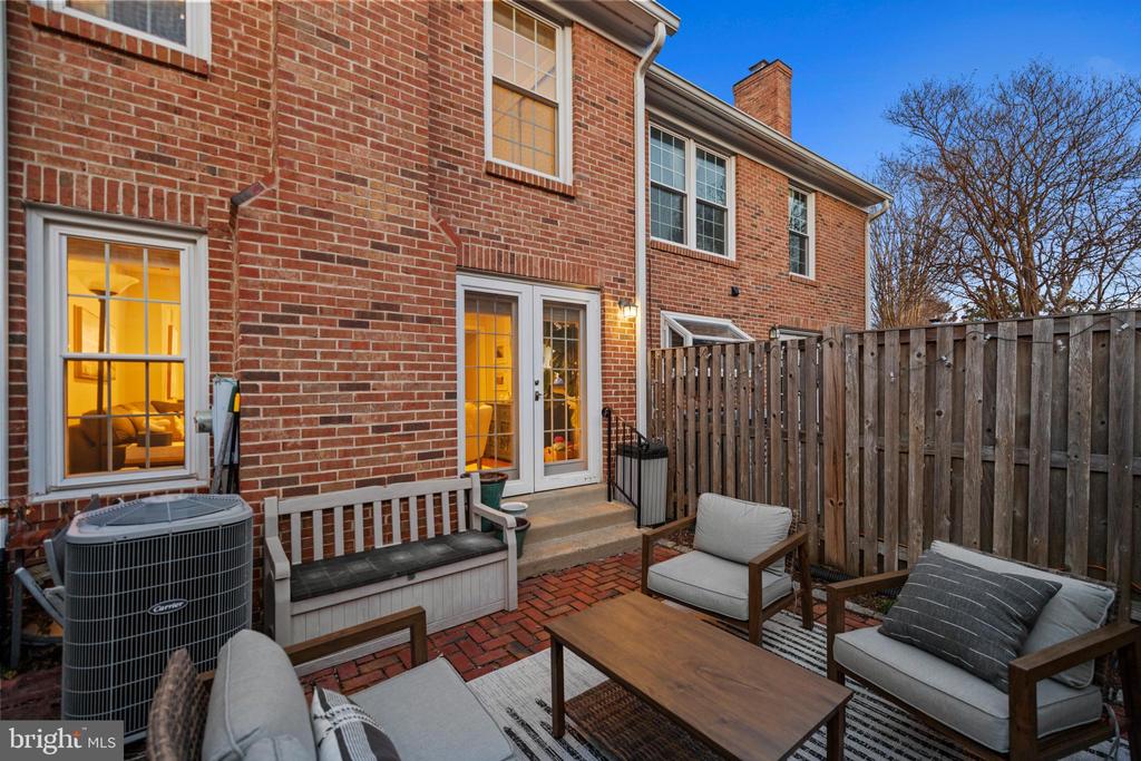 2512 S Arlington Mill Dr #5