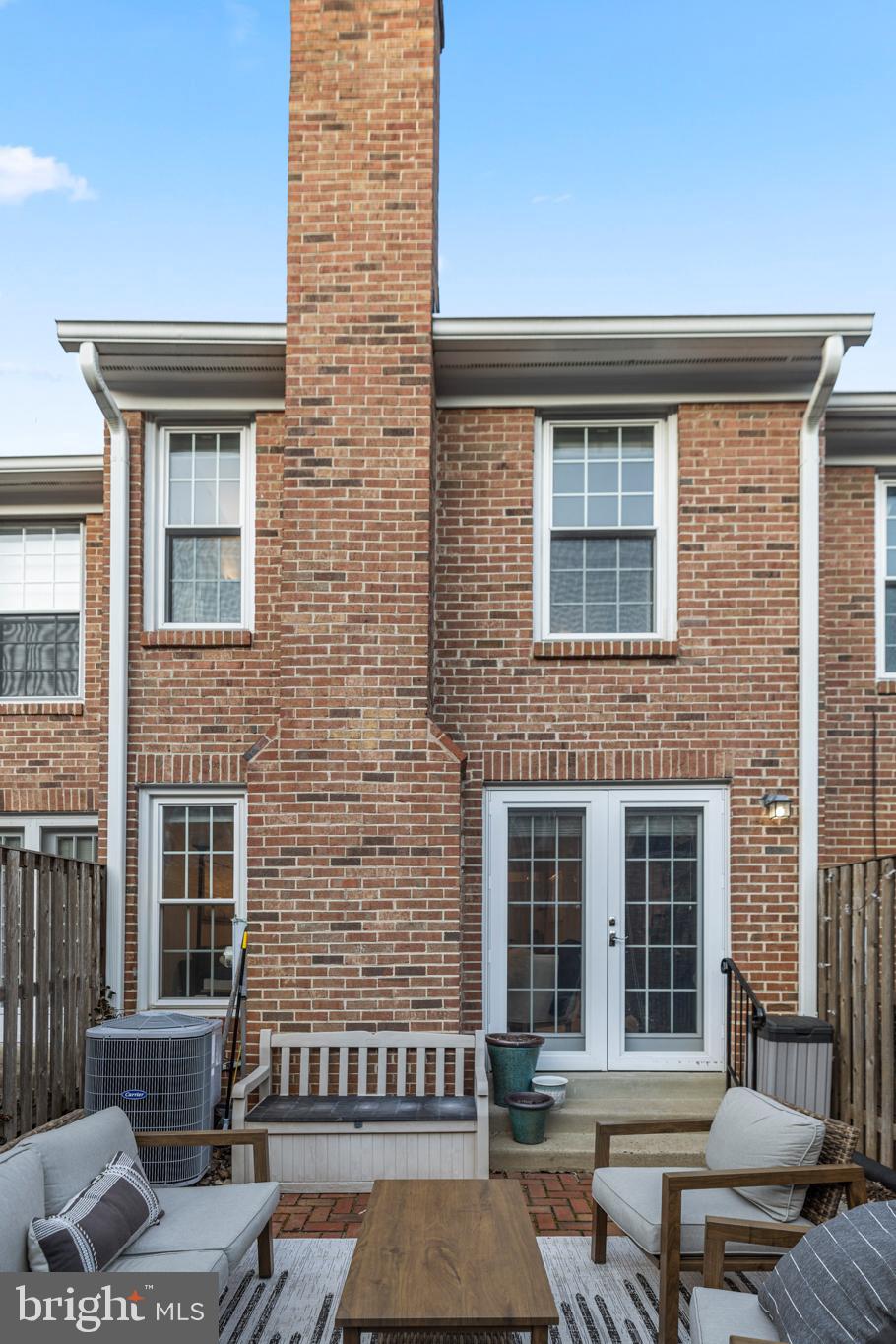 2512 S Arlington Mill Dr #5