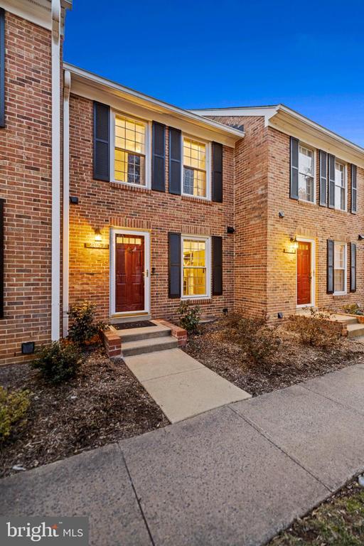 2512 S Arlington Mill Dr #5