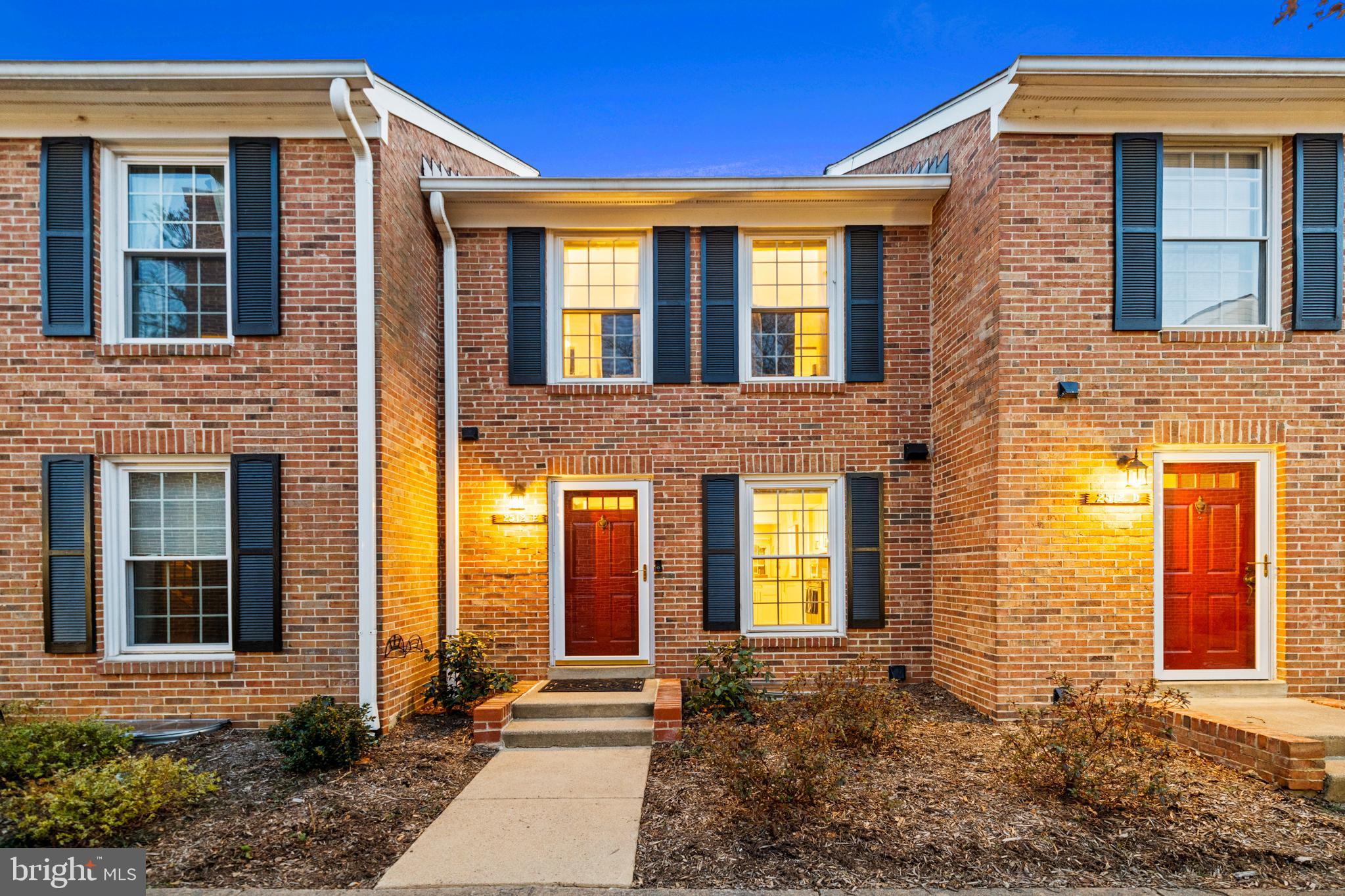 2512 S Arlington Mill Dr #5