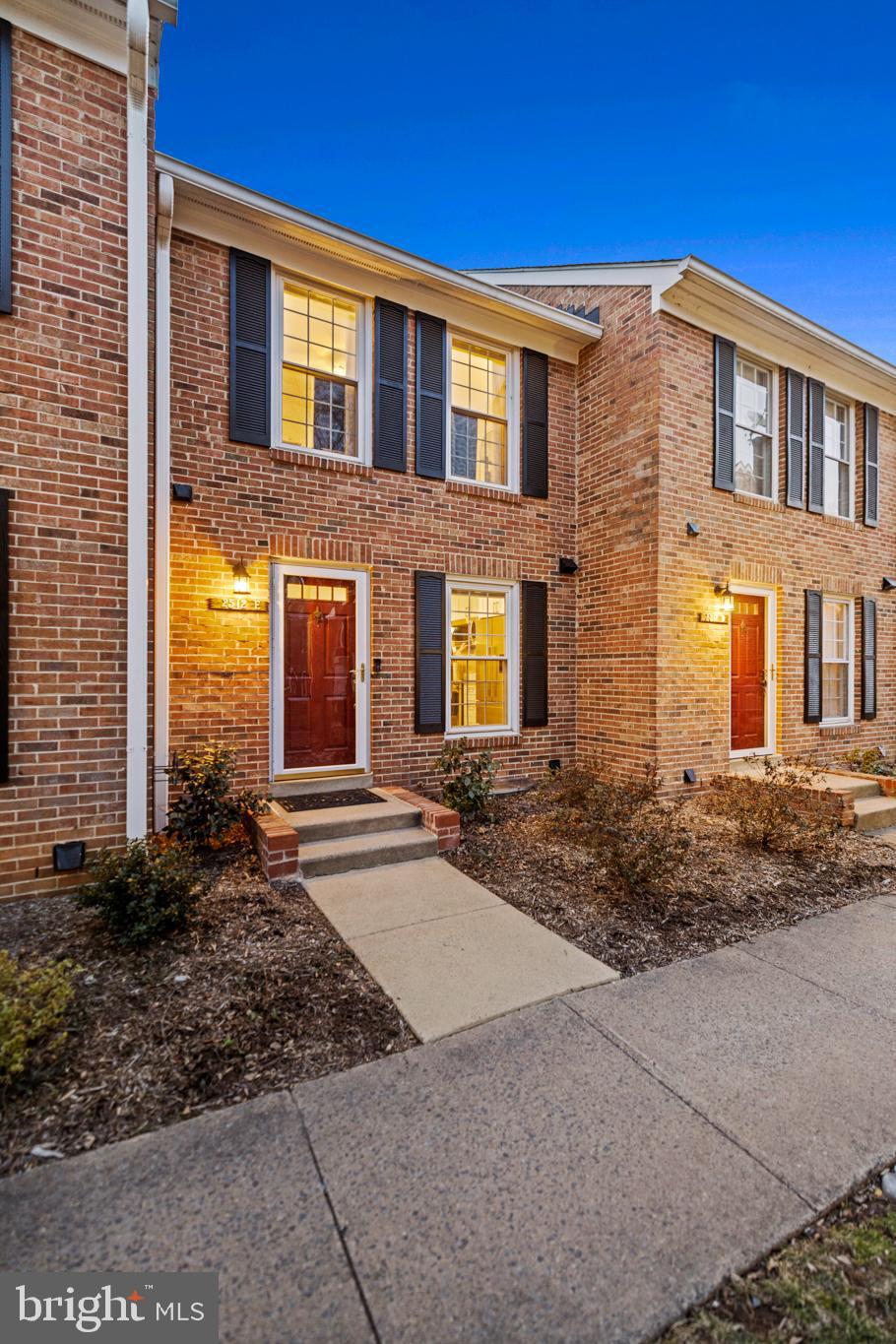 2512 S Arlington Mill Dr #5