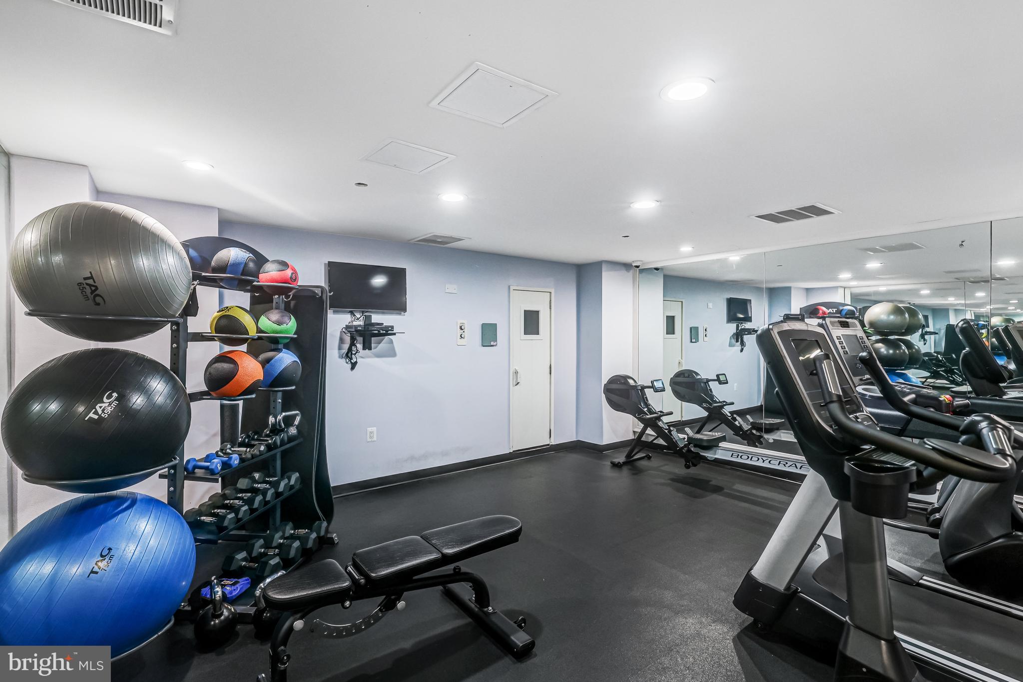 1301 N COURTHOUSE ROAD 705