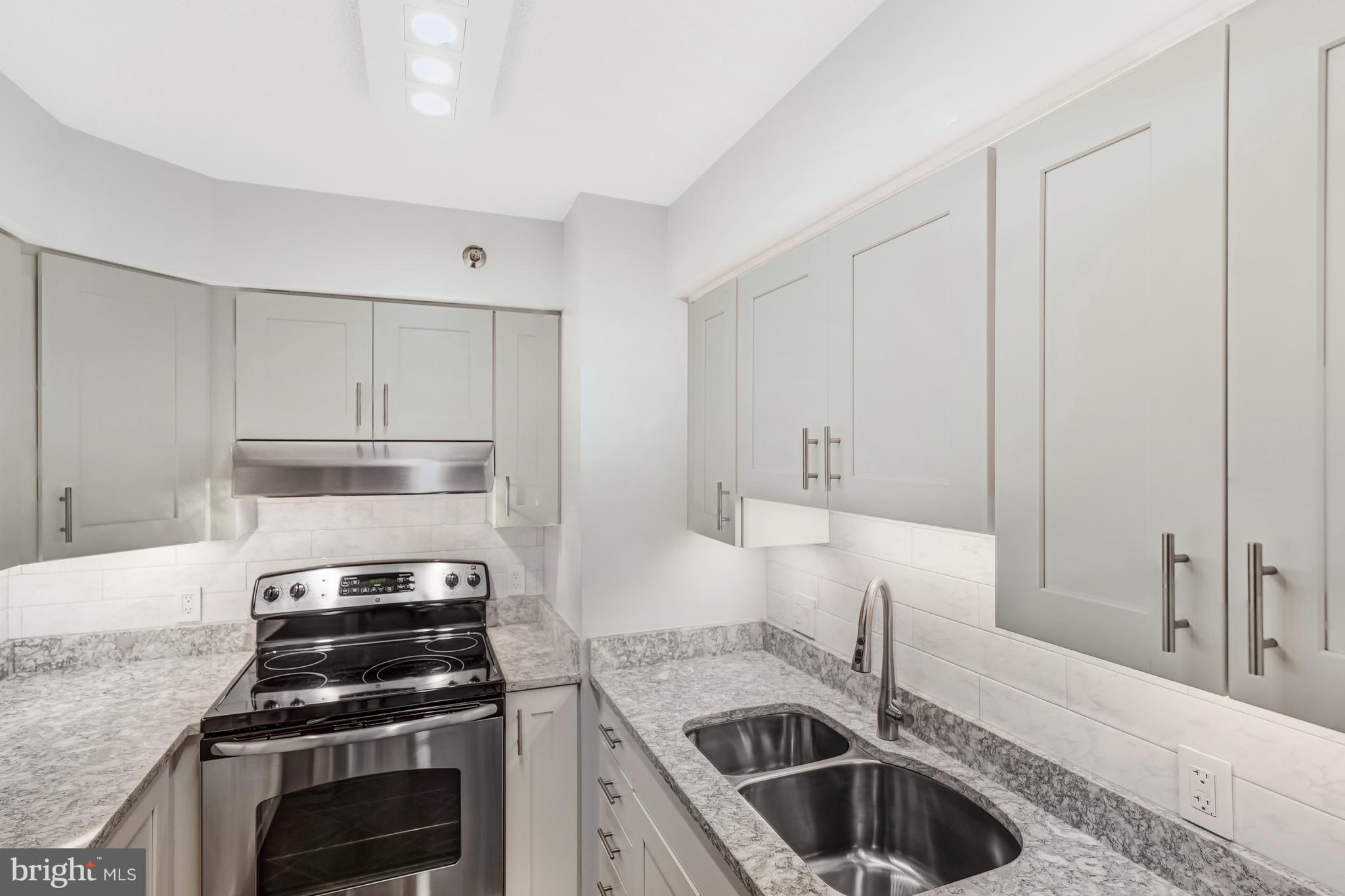 1301 N COURTHOUSE ROAD 705