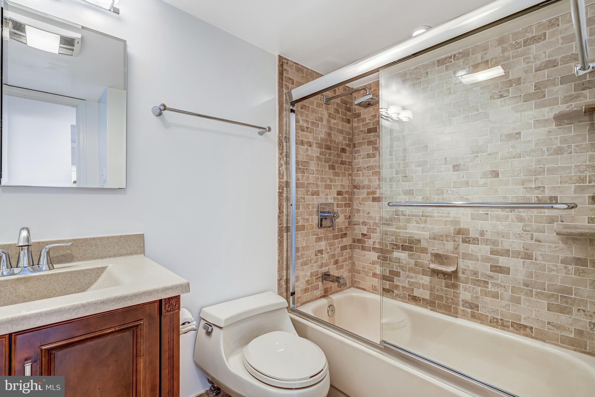 1301 N COURTHOUSE ROAD 705