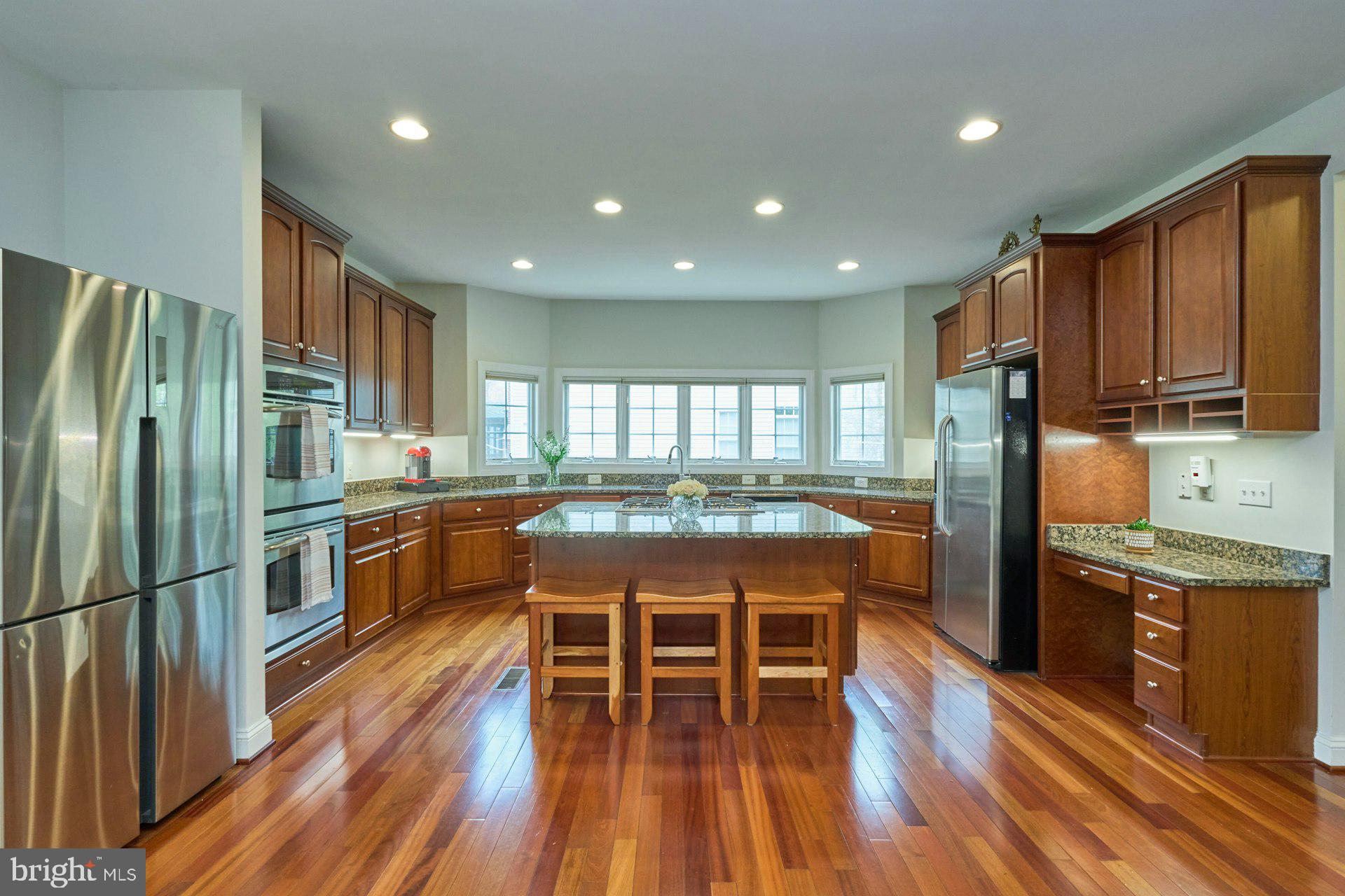 2220 Grayson Pl