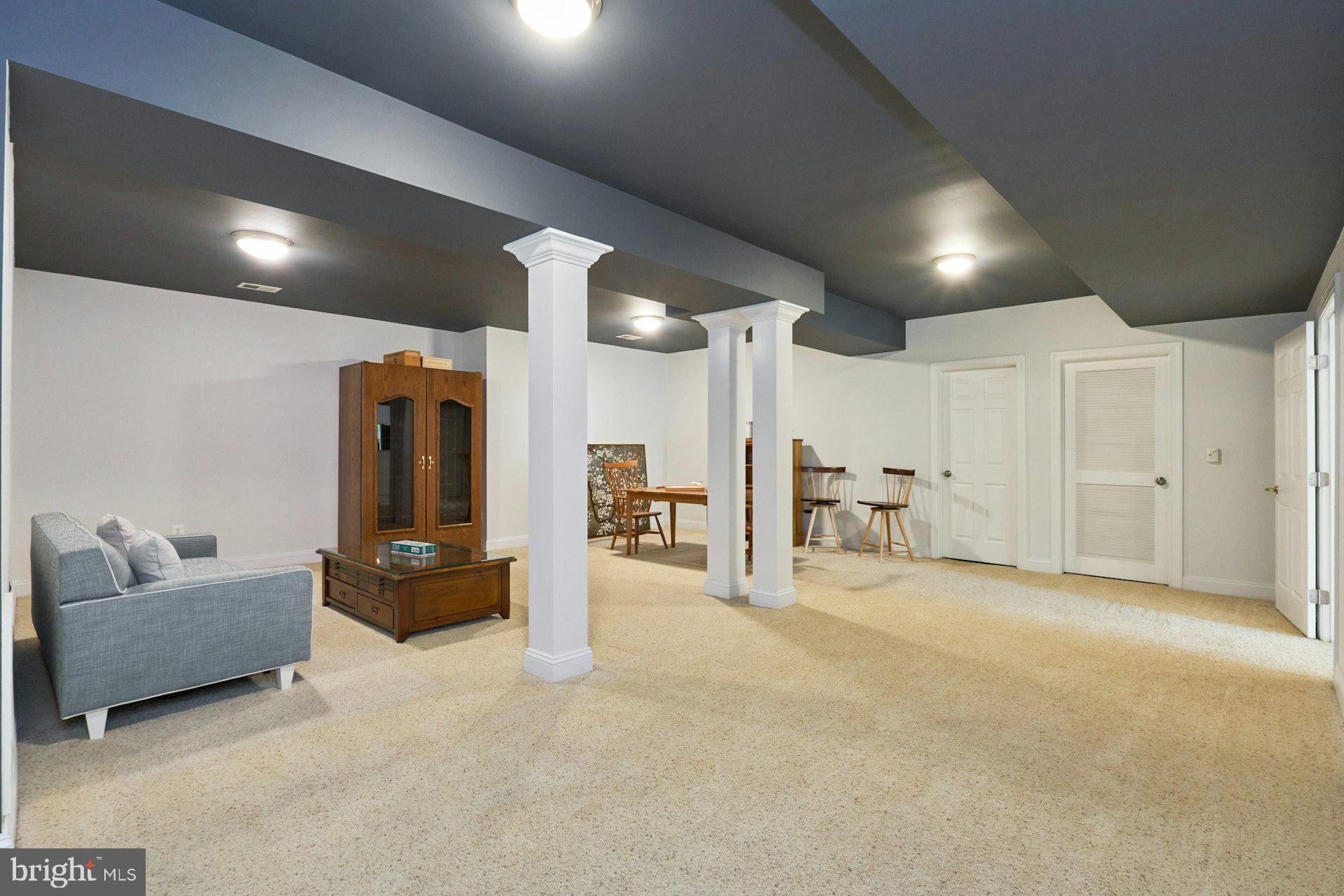 2220 Grayson Pl