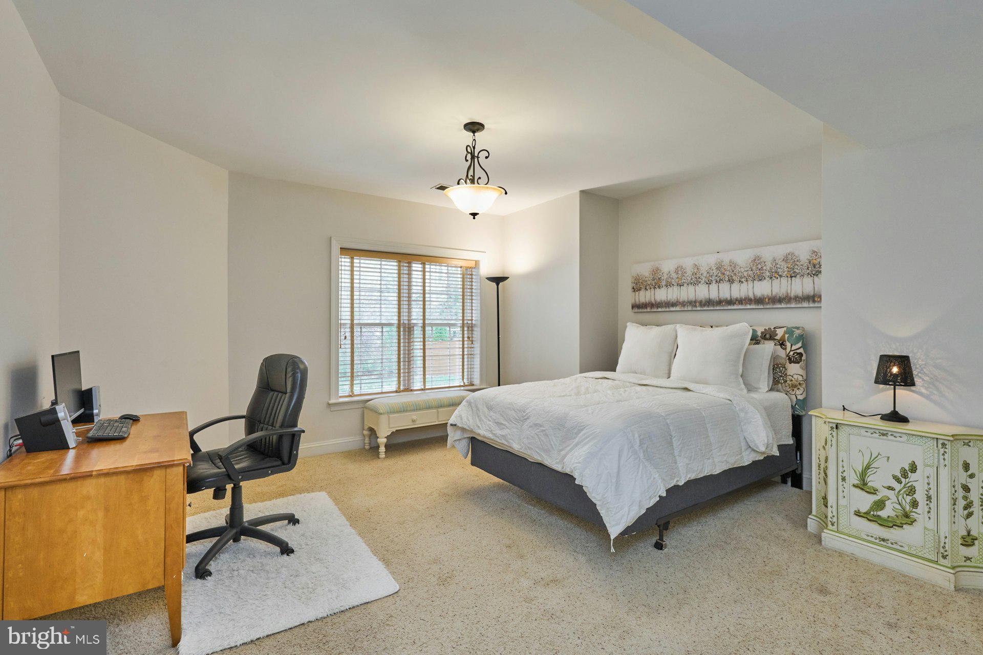 2220 Grayson Pl