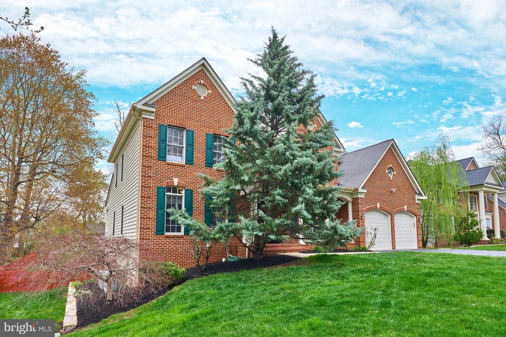2220 Grayson Pl