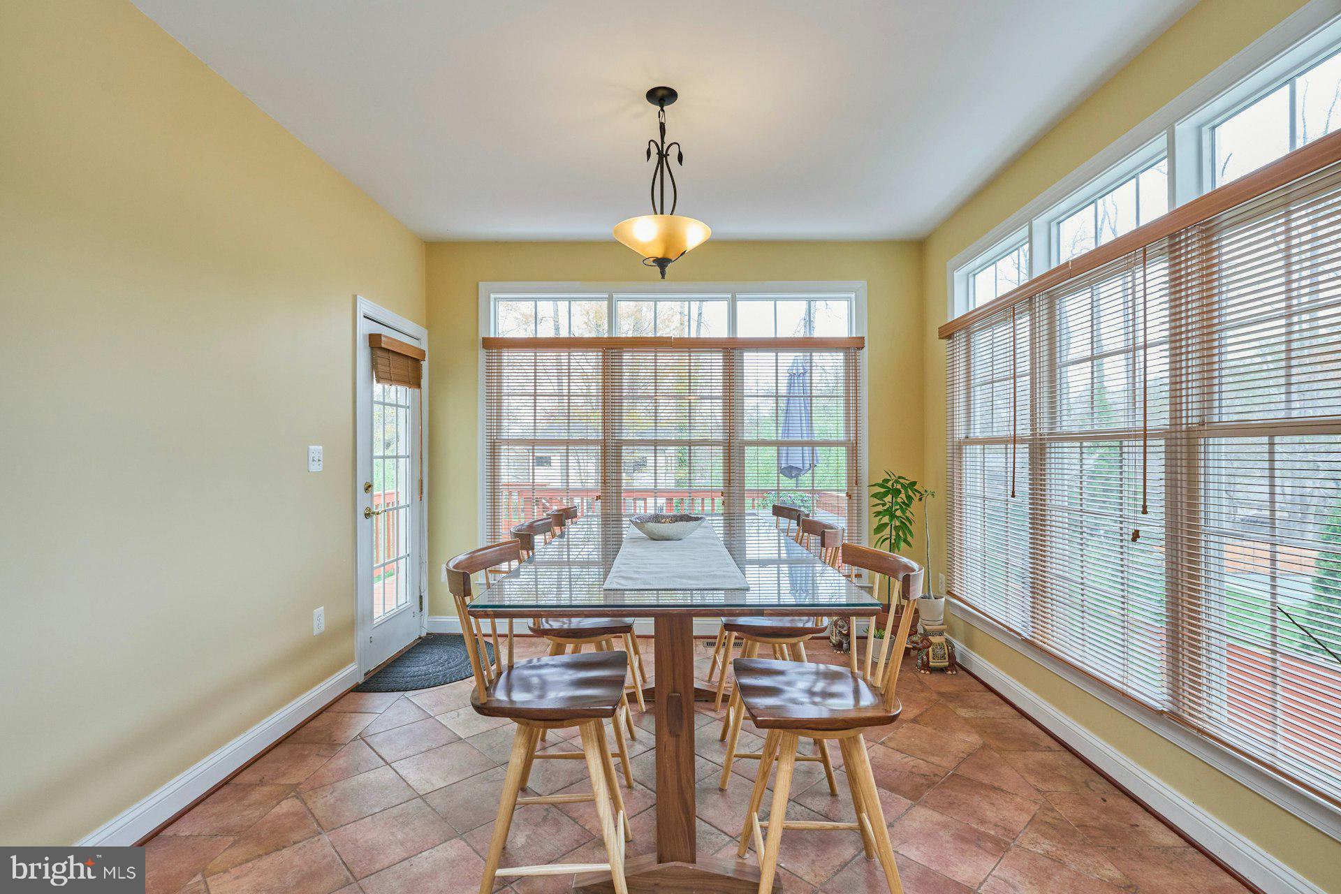 2220 Grayson Pl